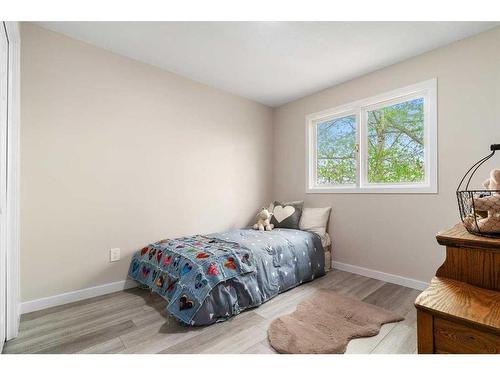 7422 96 Street, Grande Prairie, AB - Indoor Photo Showing Bedroom