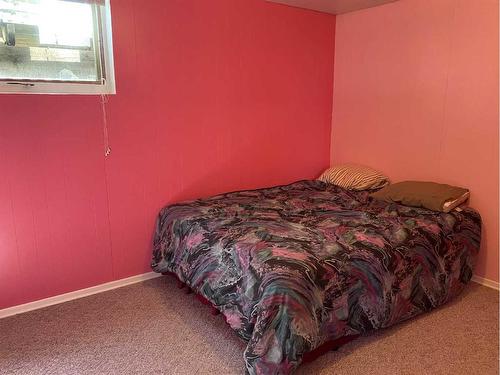 80242 Rge Rd 65, Rural Saddle Hills County, AB - Indoor Photo Showing Bedroom