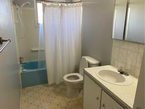 80242 Rge Rd 65, Rural Saddle Hills County, AB - Indoor Photo Showing Bathroom