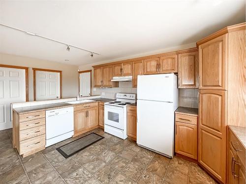 35025 Twp Rd 820, Rural Fairview No. 136, M.D. Of, AB - Indoor Photo Showing Kitchen