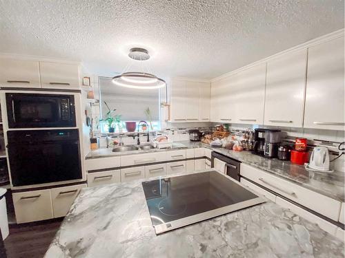 4626 50 Street, Rycroft, AB - Indoor Photo Showing Kitchen