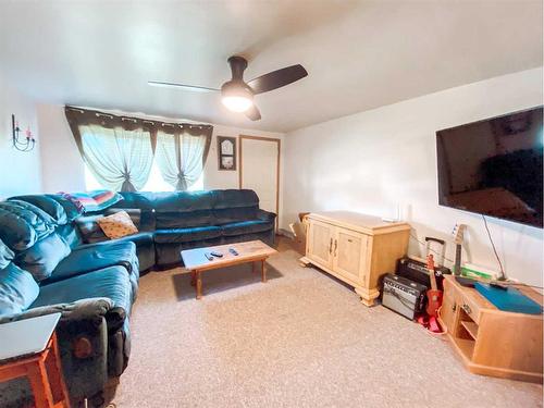 4626 50 Street, Rycroft, AB - Indoor Photo Showing Living Room