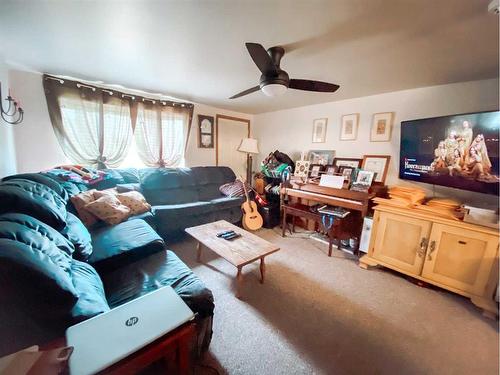 4626 50 Street, Rycroft, AB - Indoor Photo Showing Living Room