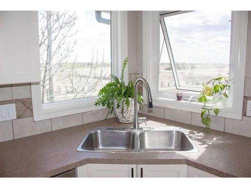 8625 102 Avenue, Grande Prairie, AB - Indoor Photo Showing Kitchen With Double Sink