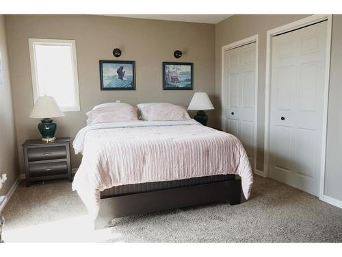 50010 733A Township, Rural Grande Prairie No. 1, County Of, AB - Indoor Photo Showing Bedroom