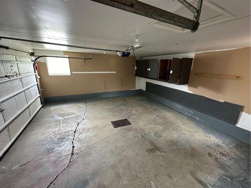 5401 53 Street, Berwyn, AB - Indoor Photo Showing Garage