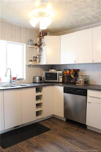 10132 106 Avenue, Grande Prairie, AB - Indoor Photo Showing Kitchen