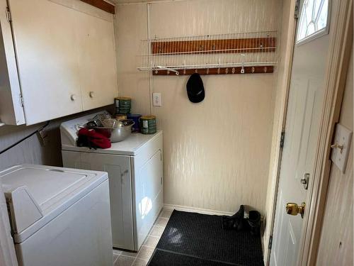 5130 50 Street, Berwyn, AB - Indoor Photo Showing Laundry Room