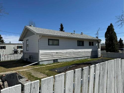 5130 50 Street, Berwyn, AB - Outdoor With Exterior