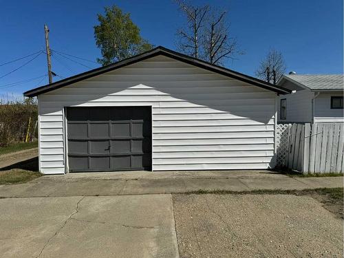 5130 50 Street, Berwyn, AB - Outdoor