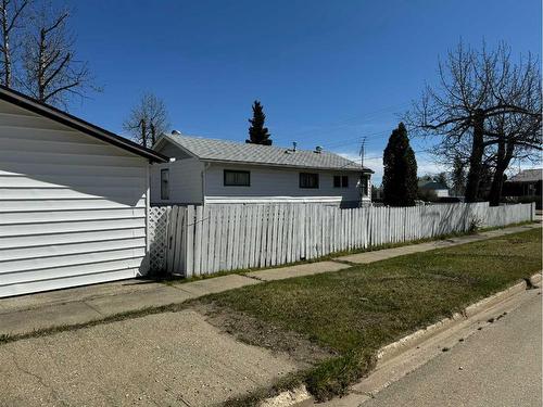 5130 50 Street, Berwyn, AB - Outdoor