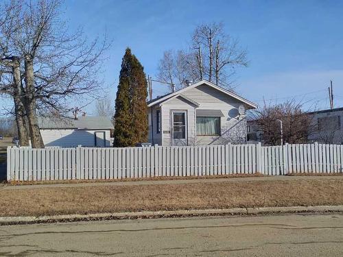 5130 50 Street, Berwyn, AB - Outdoor