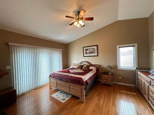 11201 67 Street, Peace River, AB - Indoor Photo Showing Bedroom