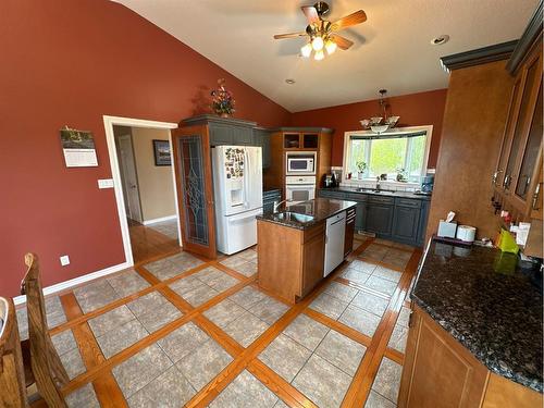 11201 67 Street, Peace River, AB - Indoor Photo Showing Kitchen