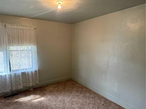 11242 91 Street, Peace River, AB - Indoor Photo Showing Other Room