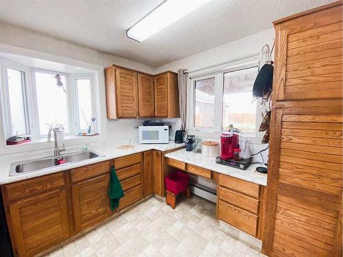 4431 45A Avenue, Rycroft, AB - Indoor Photo Showing Kitchen With Double Sink