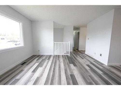 9737 117 Avenue, Grande Prairie, AB - Indoor Photo Showing Other Room