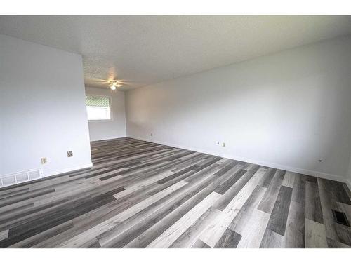 9737 117 Avenue, Grande Prairie, AB - Indoor Photo Showing Other Room