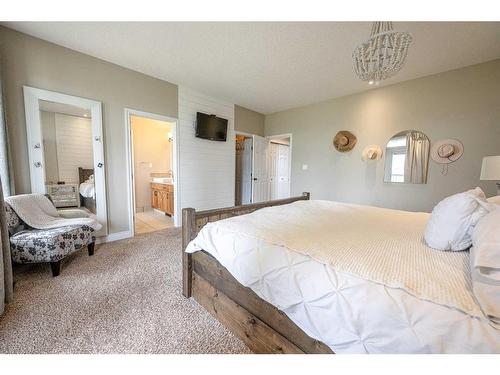 2-721022 Range 54 Road, Rural Grande Prairie No. 1, County Of, AB - Indoor Photo Showing Bedroom