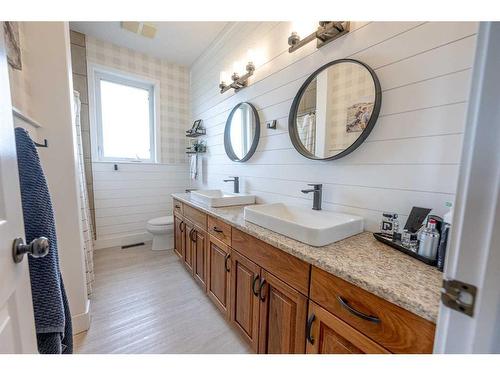2-721022 Range 54 Road, Rural Grande Prairie No. 1, County Of, AB - Indoor Photo Showing Bathroom