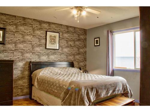 10118 98A Street, Sexsmith, AB - Indoor Photo Showing Bedroom