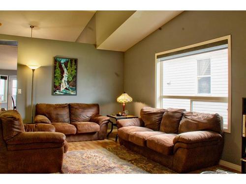 10118 98A Street, Sexsmith, AB - Indoor Photo Showing Living Room