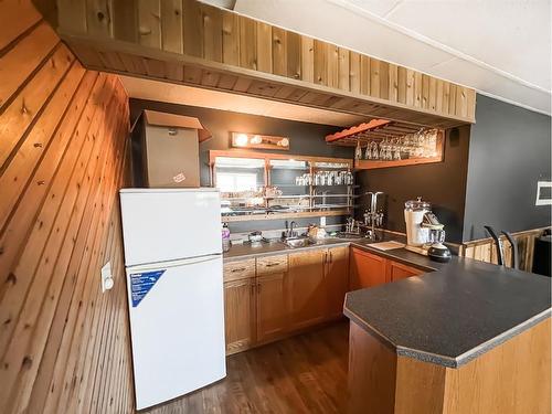 70341 Rr 222, Rural Greenview No. 16, M.D. Of, AB - Indoor Photo Showing Kitchen With Double Sink