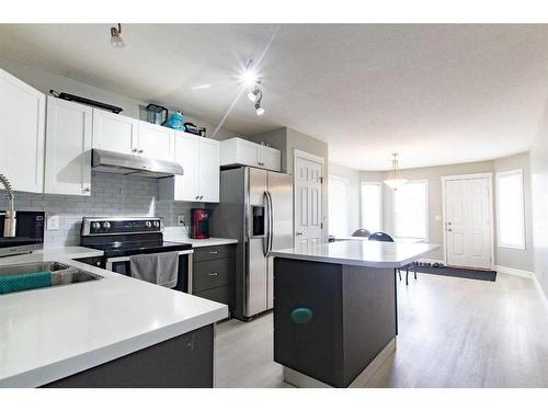 10209 71 Avenue, Grande Prairie, AB - Indoor Photo Showing Kitchen
