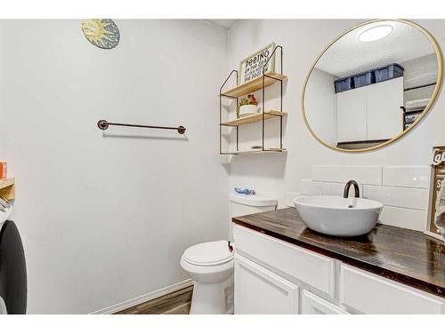 6407 94 Avenue, Grande Prairie, AB - Indoor Photo Showing Bathroom
