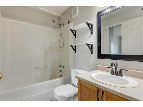 9005 64 Avenue, Grande Prairie, AB - Indoor Photo Showing Bathroom