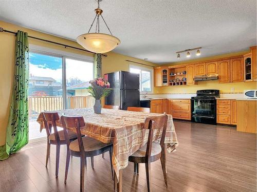 10425 104 Avenue, Grande Cache, AB - Indoor Photo Showing Dining Room