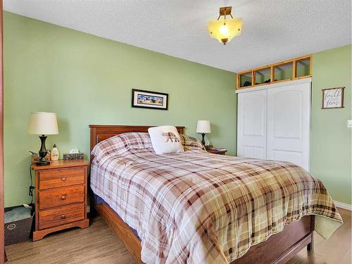 10425 104 Avenue, Grande Cache, AB - Indoor Photo Showing Bedroom