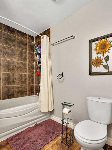 10425 104 Avenue, Grande Cache, AB - Indoor Photo Showing Bathroom