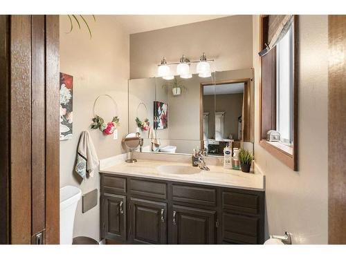 5411 17 Avenue Nw, Edmonton, AB - Indoor Photo Showing Bathroom