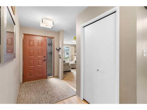 5411 17 Avenue Nw, Edmonton, AB - Indoor Photo Showing Other Room