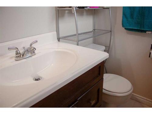 7727 95 Street, Grande Prairie, AB - Indoor Photo Showing Bathroom