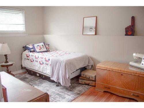 7727 95 Street, Grande Prairie, AB - Indoor Photo Showing Bedroom