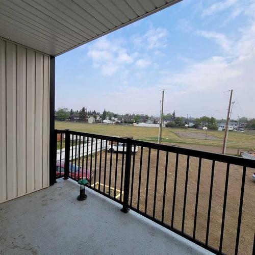 204-5300 45 Avenue, Grimshaw, AB - Outdoor With Balcony With Exterior