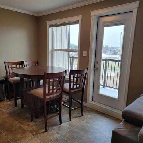 204-5300 45 Avenue, Grimshaw, AB - Indoor Photo Showing Dining Room