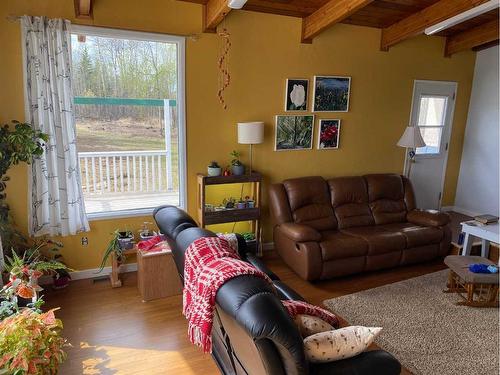79259 Rge Rd 81, Rural Saddle Hills County, AB - Indoor Photo Showing Living Room