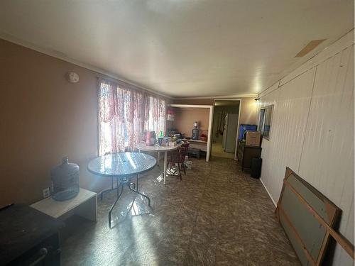 5117 51 Avenue, Berwyn, AB - Indoor Photo Showing Dining Room