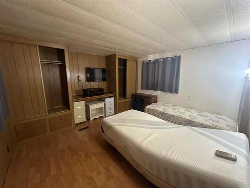 5117 51 Avenue, Berwyn, AB - Indoor Photo Showing Bedroom