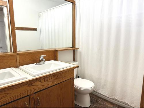 45063A 734 Township, Rural Grande Prairie No. 1, County Of, AB - Indoor Photo Showing Bathroom