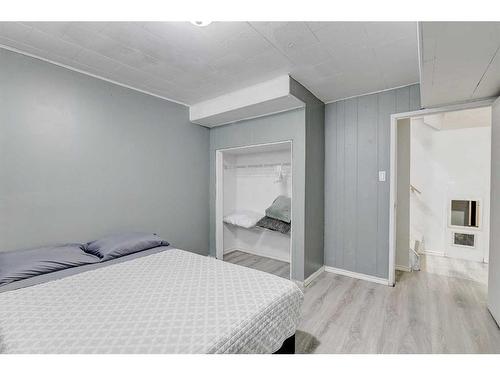 9350 112A Avenue, Grande Prairie, AB - Indoor Photo Showing Bedroom