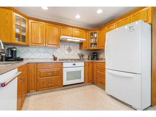 9518 62 Avenue, Grande Prairie, AB - Indoor Photo Showing Kitchen