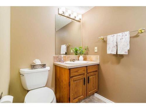 9518 62 Avenue, Grande Prairie, AB - Indoor Photo Showing Bathroom