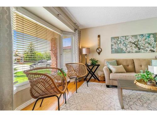 9518 62 Avenue, Grande Prairie, AB - Indoor Photo Showing Living Room