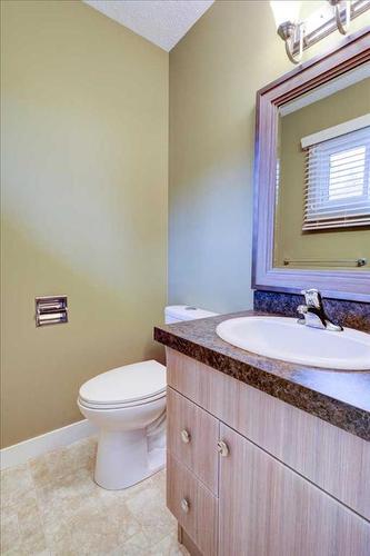 A/B-10235 107 Avenue, Grande Prairie, AB - Indoor Photo Showing Bathroom