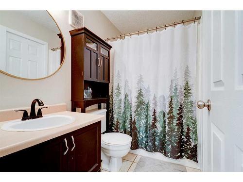 6501 91 Street, Grande Prairie, AB - Indoor Photo Showing Bathroom