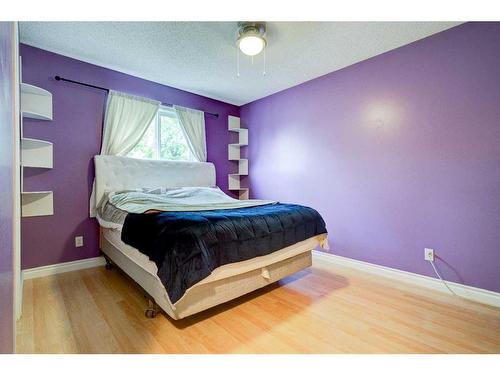 6501 91 Street, Grande Prairie, AB - Indoor Photo Showing Bedroom
